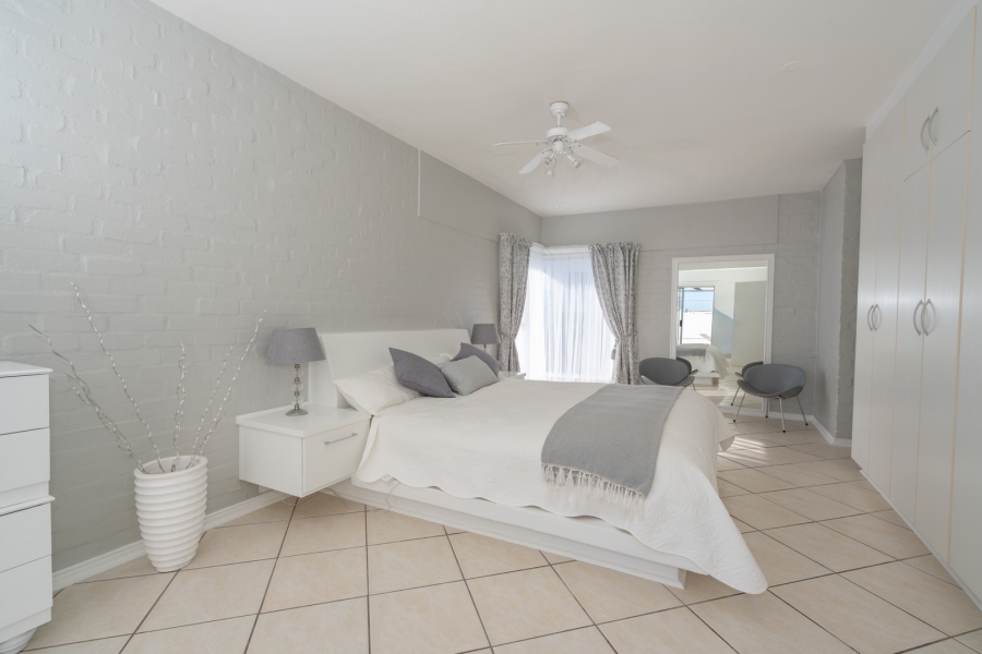 4 Bedroom Property for Sale in Paradise Beach Western Cape